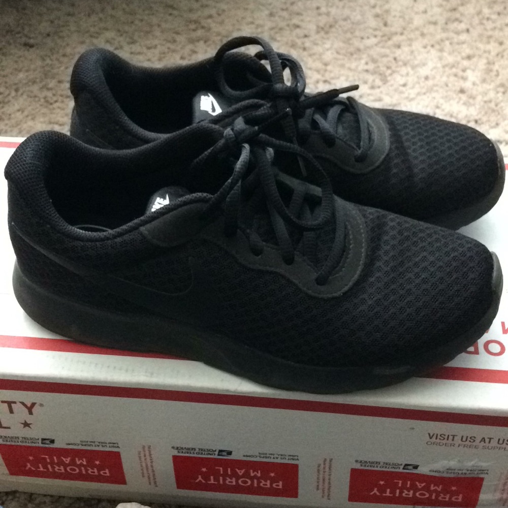 Nike Tanjun